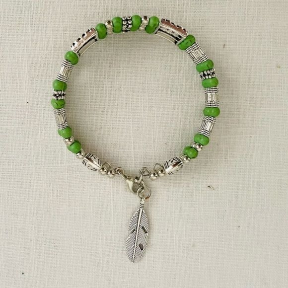 Multilayer Green Beaded Bracelet Bohemian Zinc Alloy w/Feather Charm New - Picture 4 of 6